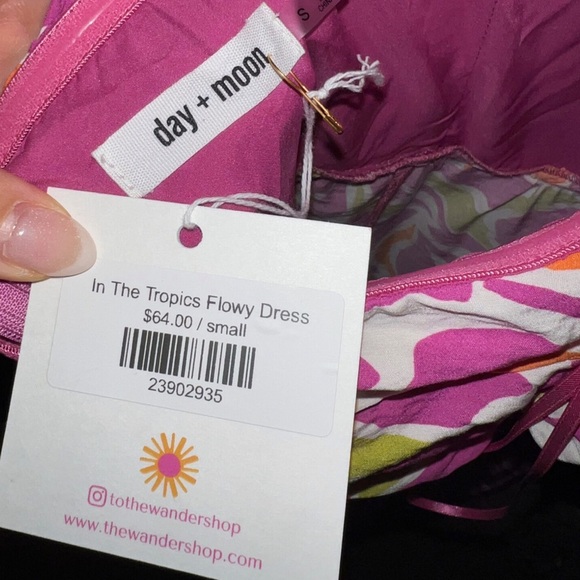 Brand new with tag still attached! Beautiful flowy tropical halter dress. - Picture 4 of 4